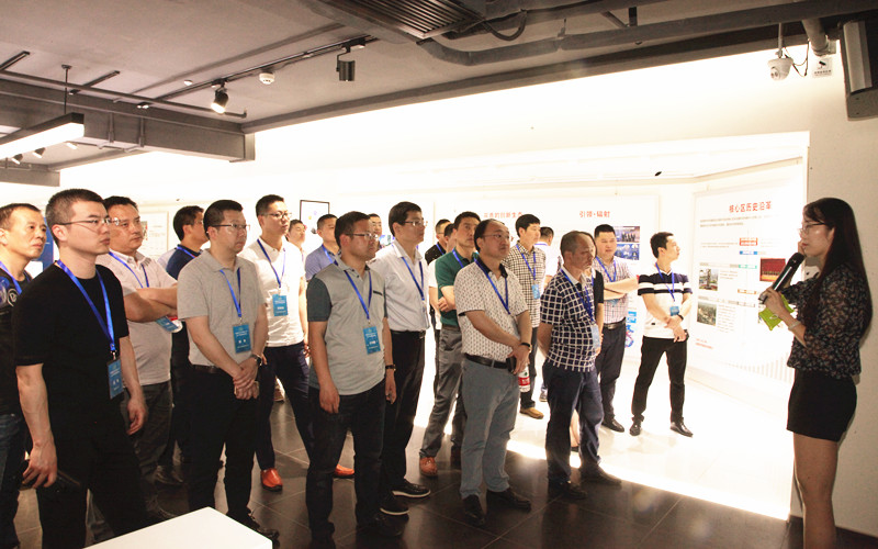 考察现场.jpg 考察现场.jpg